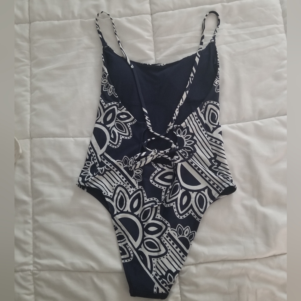 Aerie Navy And White one-piece - Picture 7 of 8